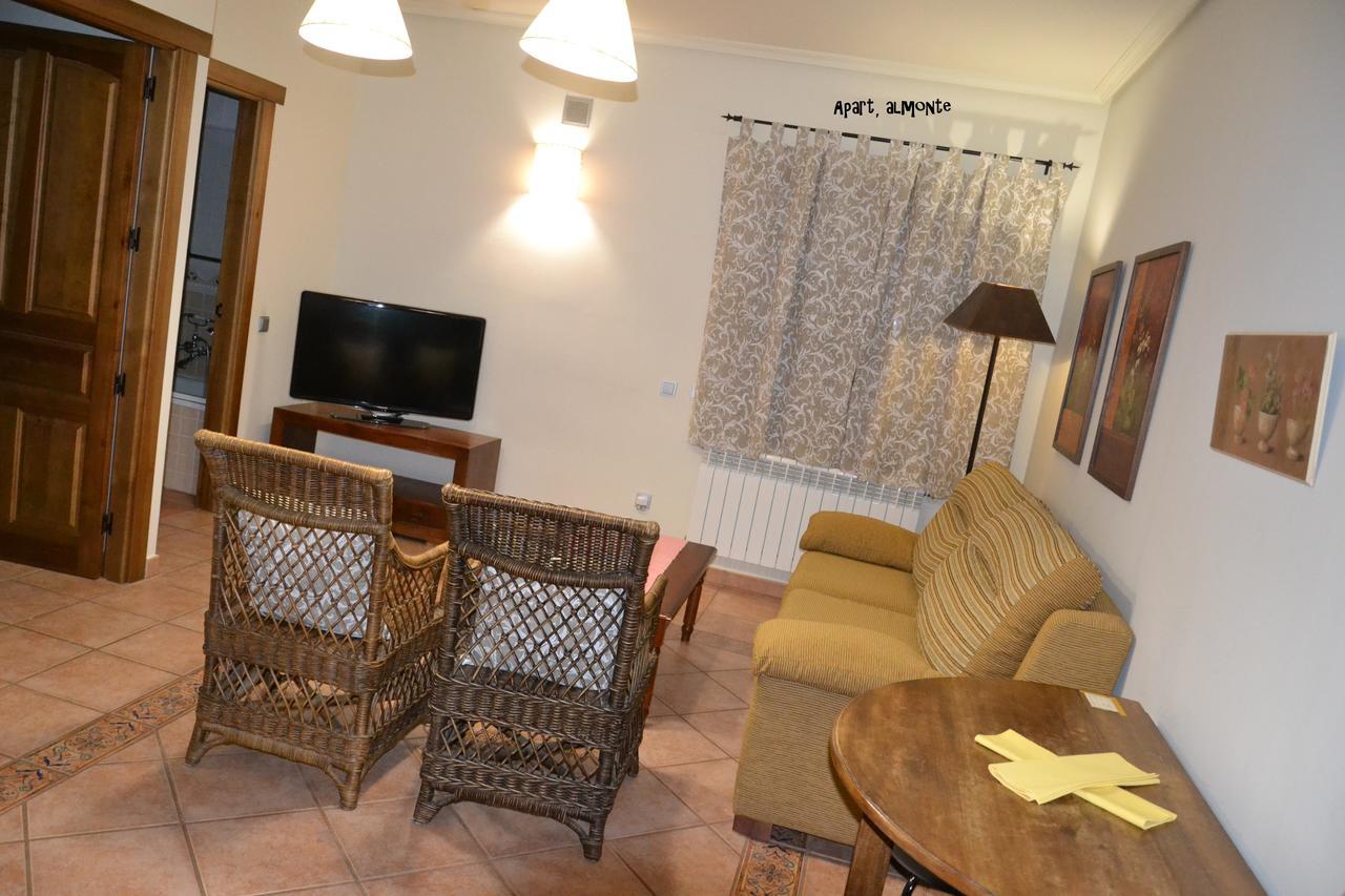 Apartamentos Rurales Natura Torrejon el Rubio Exterior photo